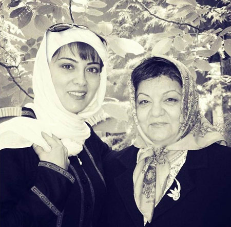 خانم حمیرا ریاضی و مادرش