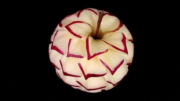 Fresh-apple-fruit-see-new-3.jpg