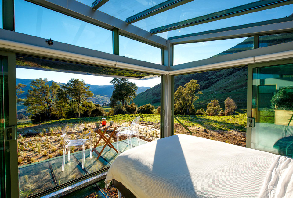 خانه زیبا و مجهز شیشه ای در دل طبیعت در نیوزیلند
