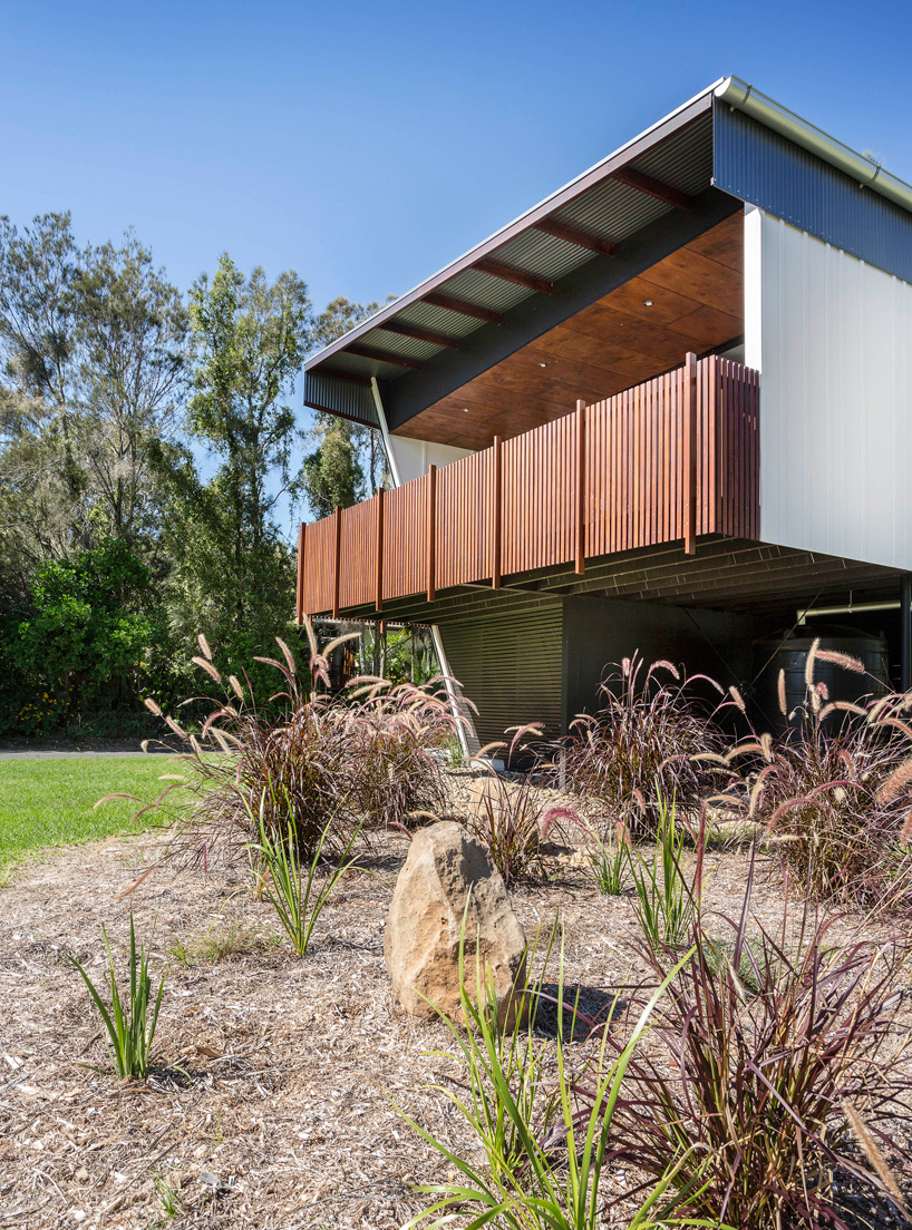 خانه ساحلی معلق با سه اتاق خواب مدرن در استرالیا 