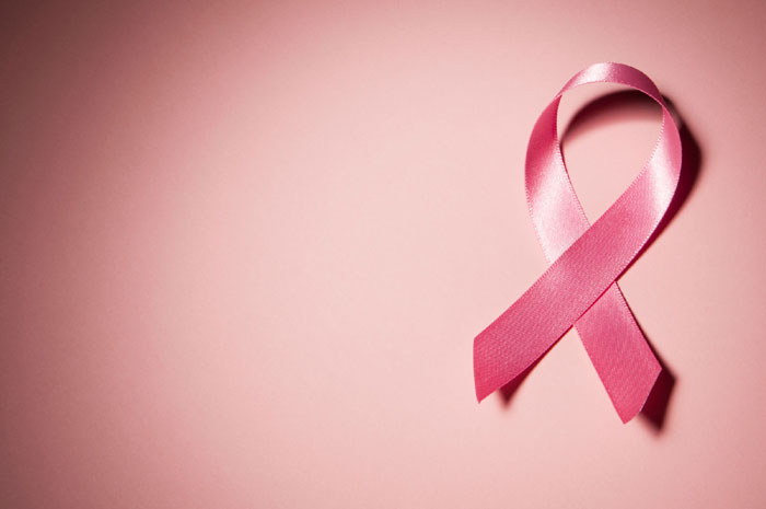 15 نشانه سرطان در خانم ها