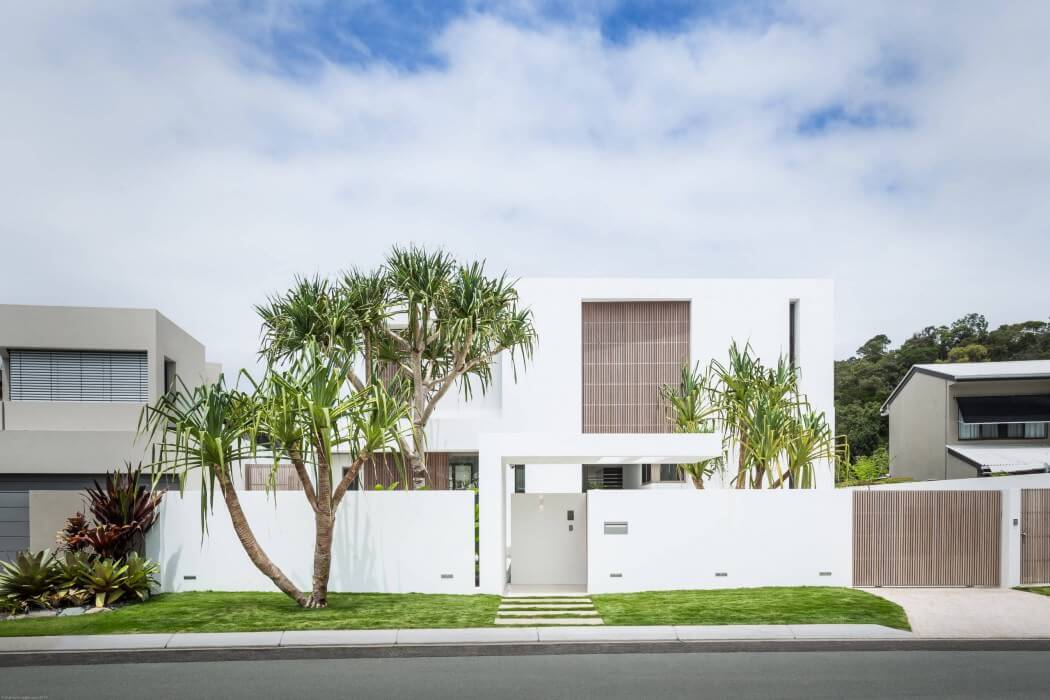 خانه جعبه ای سفید رنگ با دکوراسیون چوبی در استرالیا
