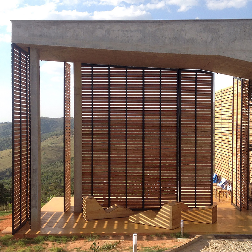  خانه بتنی مدرن و زیبا در میان اکوسیستم برزیل