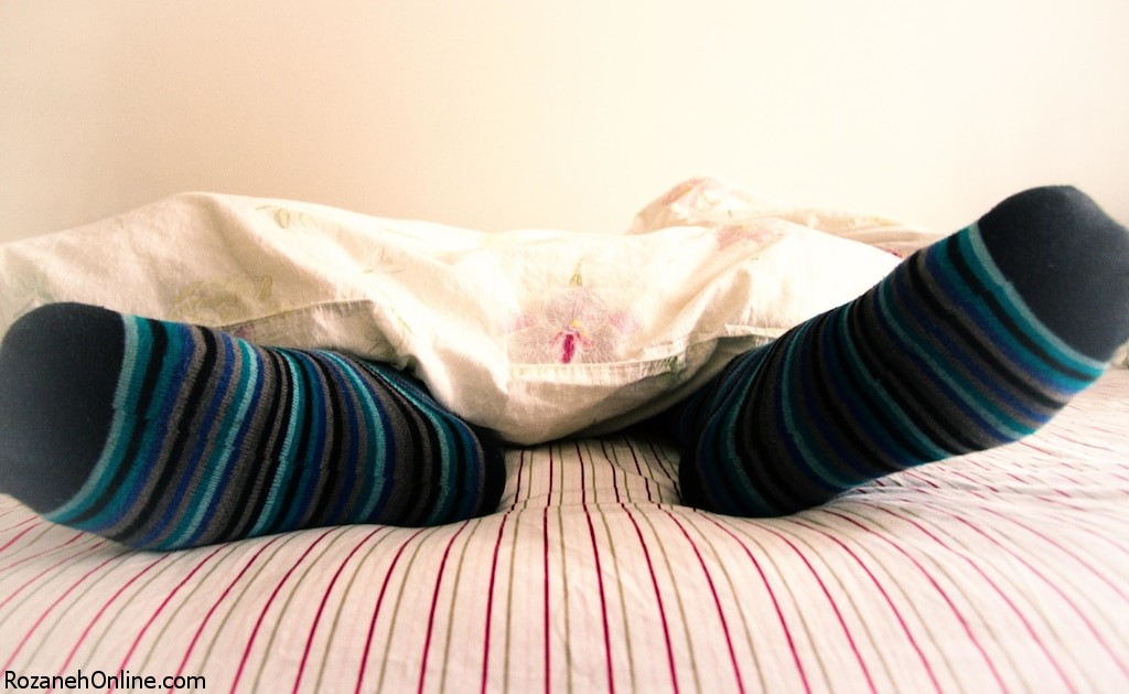 عوارض جوراب پوشیدن در تخت خواب 