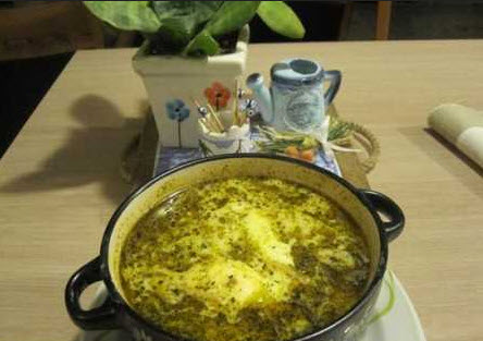 درست کردن اشکنه با تخم مرغ یک غذای سنتی ایرانی