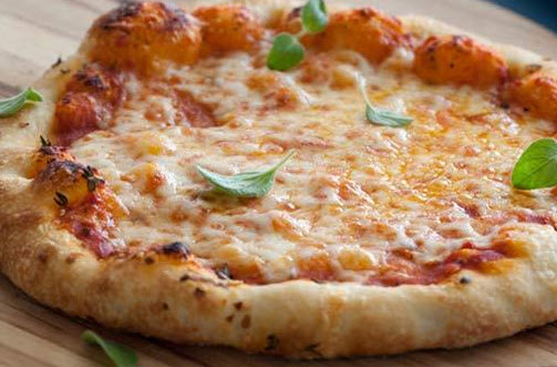 چگونه یک خمیر پیتزا ایتالیایی اصیل درست کنیم؟