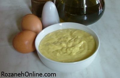 طرز تهیه سس مایونز با استفاده از زرده تخم مرغ و روغن زیتون