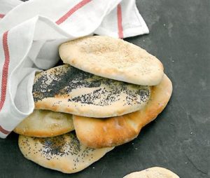 پخت نان پفکی و تازه با استفاده از سیاه دانه