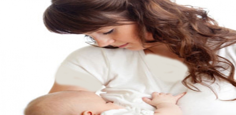 مزایای تغذیه نوزاد با شیر مادر