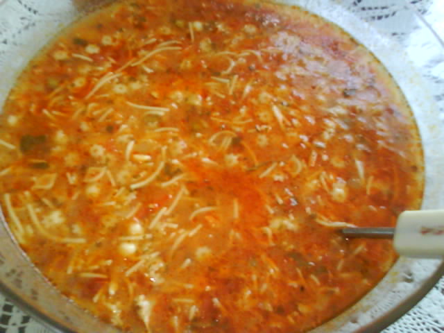 پخت سوپ ماکارونی با استفاده از انواع سبزیجات