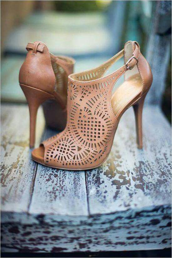 تصاویری زیبا از کفش مجلسی دخترانه شیک جدید