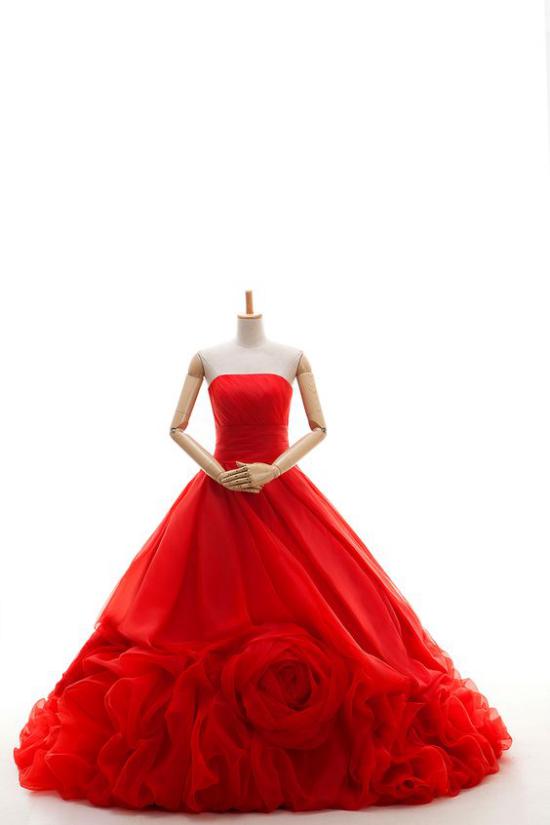 مزون جدید از طرح های مختلف مدل لباس نامزدی برای عروس خانم های زیبا پسند