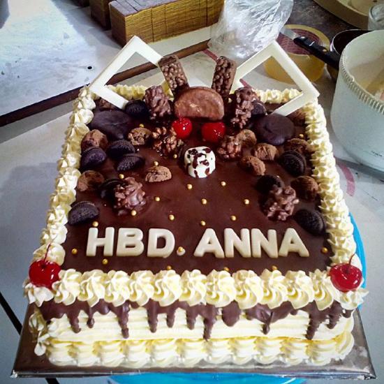 عکس کیک تولد خوشگل شکلاتی با طعم فوق العاده عالی
