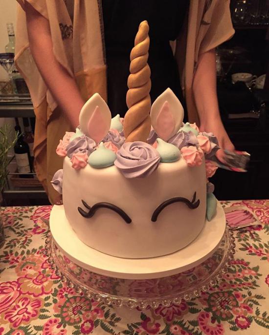 عکس کیک تولد با شمع با بهترین روش پخت