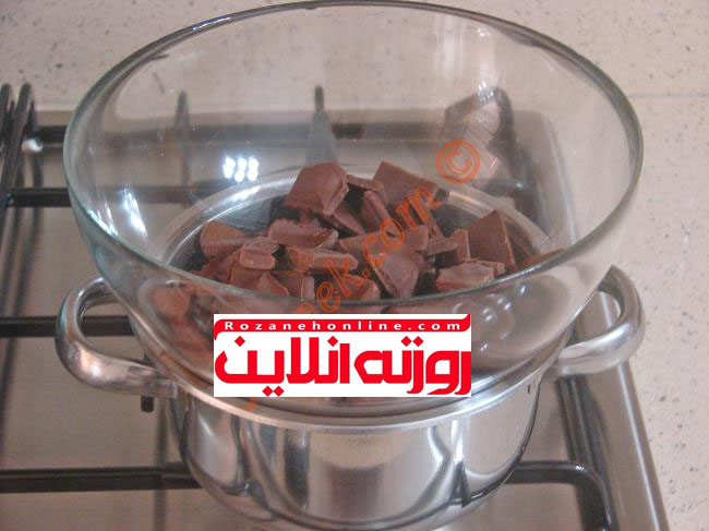 چگونه با استفاده از یوفکا دسر شکلاتی درست کنیم