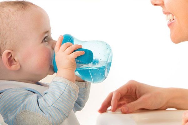  آب قند به نوزادان ندهید